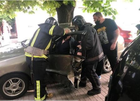 В Одессе произошло ДТП — понадобилась помощь спасателей