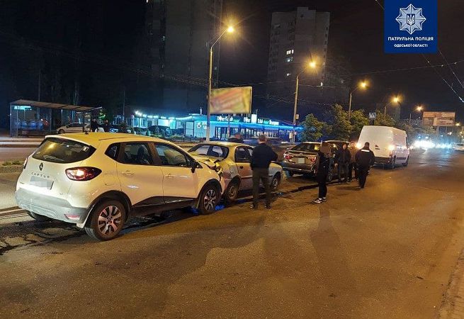 В Одесі зіштовхнулися п’ять автівок: травмованих немає