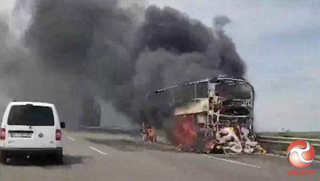 На трассе Одесса – Киев прямо на ходу вспыхнул автобус с пассажирами. ФОТО и ВИДЕО