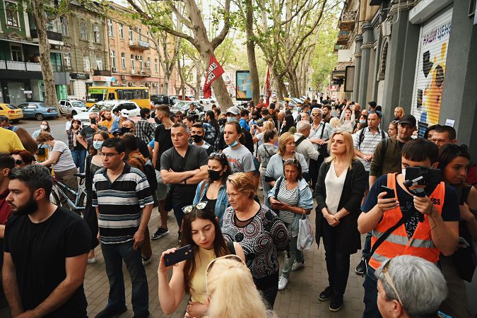В Одессе прошел митинг по защите типографии Фесенко и Ришельевского театра: ФОТОРЕПОРТАЖ