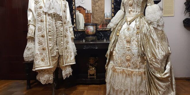 В Одесском Доме Блещунова открылась выставка театральных костюмов