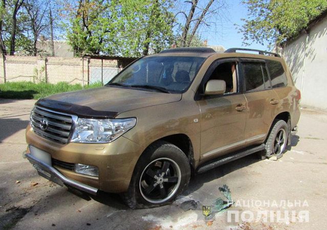 Намагався таранити автівки і давити поліцейських: Одесит на позашляховику вчинив дебош на Запоріжжі