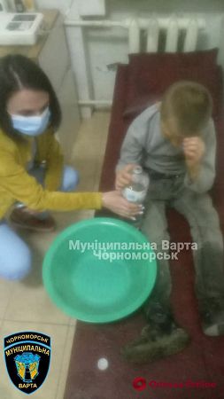 В Черноморске мужчина напоил 9-летнего ребенка водкой