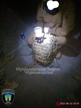 В Черноморске поймали мужчину с макетом взрывчатки (фото)