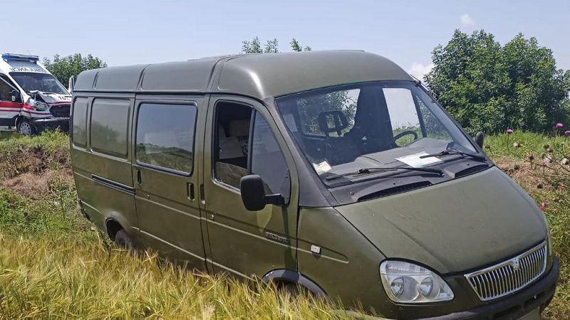 В Одеській області «швидка» зіткнулася з автівкою морської охорони: травмувалися троє людей