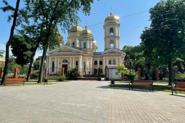 В Одессе открыли отреставрированный Алексеевский сквер