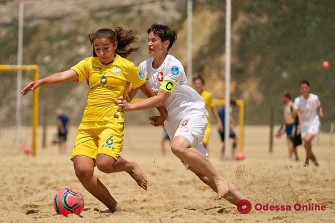 Пляжный футбол: представители Одесской области попали в историю женской сборной Украины