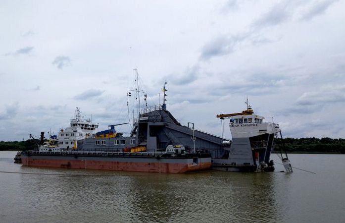 АМПУ начала эксплуатационное дноуглубление в порту Измаил (фото)