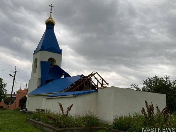 В Одесской области ветром сорвало крышу церкви