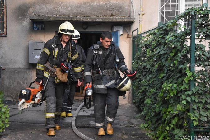 Одесские спасатели ликвидировали пожар в квартире на Балковской