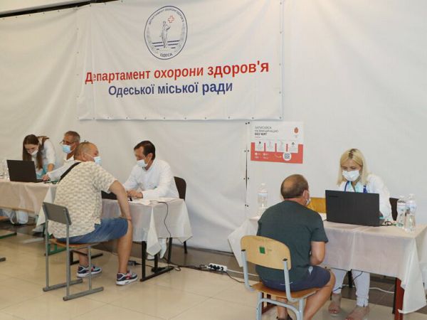 За день прививку от COVID-19 получили почти 3 тысячи одесситов