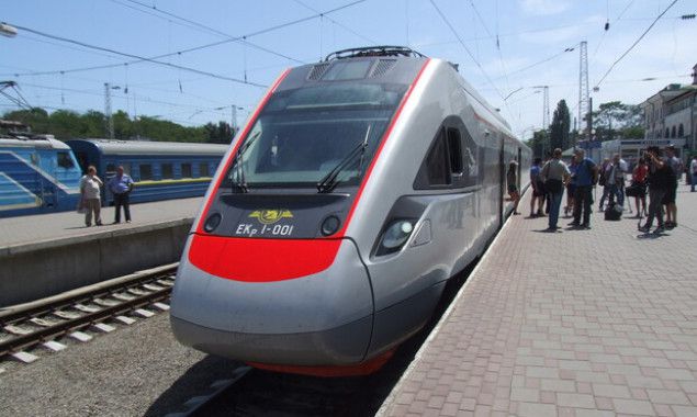 “Укрзализныця” назначила дополнительный поезд из Киева в Одессу на праздничные выходные