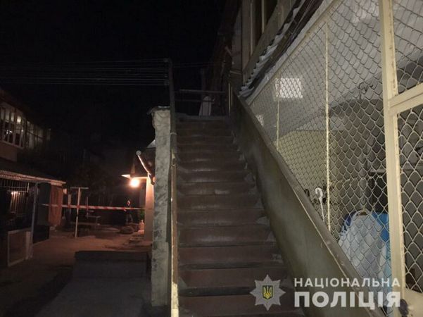 В Одессе разоблачили дебошира, который угрожал жильцам дома муляжом гранаты