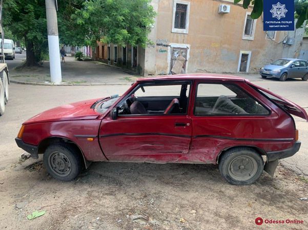На Слободке в результате ДТП перевернулась легковушка