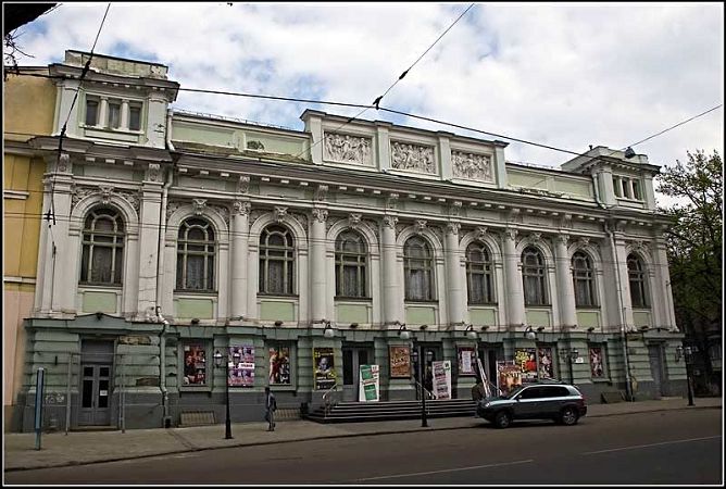 Фасады Украинского театра обойдутся в 1000 долларов за метр