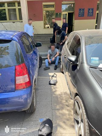 Чиновник Госэкоинспекции задержан в Одессе при получении 1,5 тыс. долл. взятки, — ГБР. ФОТО