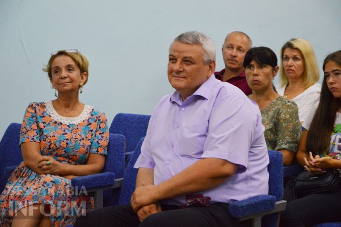 В Килии впервые наградили выпускников-медалистов стипендиями из городского бюджета