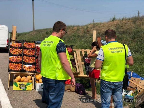 Миграционная служба совместно с полицейскими провели проверку на трассе Киев – Одесса (фото)