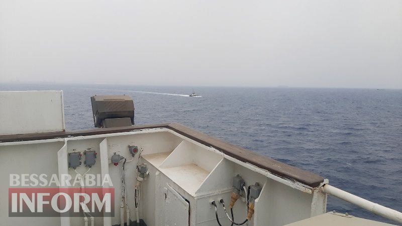 Моряк из Килии застрял на обесточенном судне в Восточной Африке, где из-за сильной жары скончался его коллега