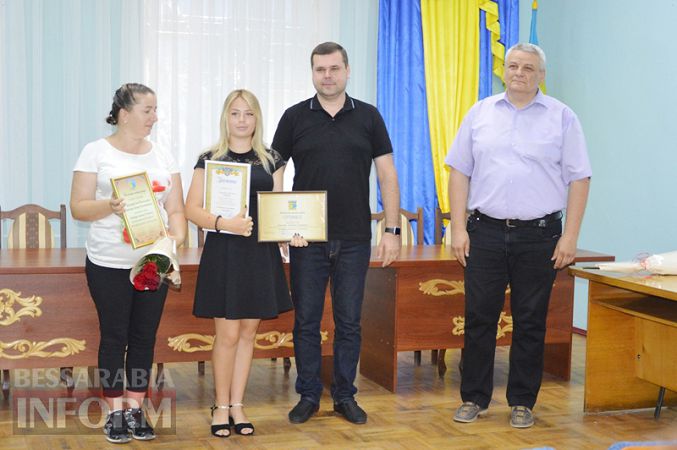 В Килии впервые наградили выпускников-медалистов стипендиями из городского бюджета