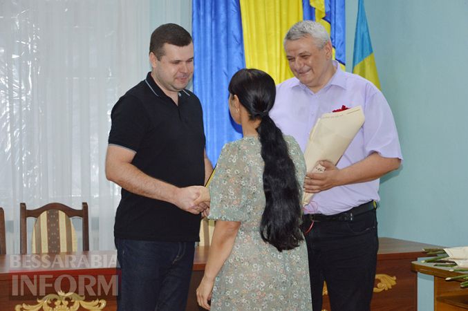 В Килии впервые наградили выпускников-медалистов стипендиями из городского бюджета