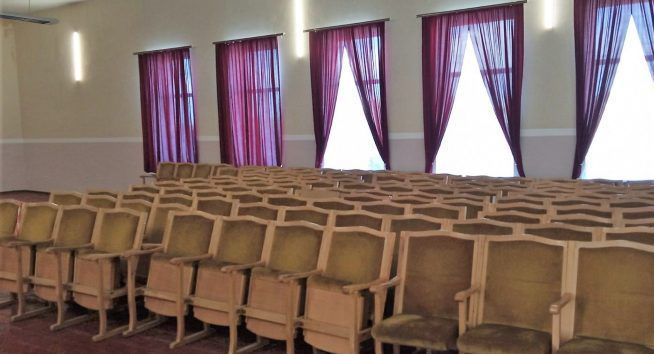 Стала известна судьба кресел одесского Украинского театра