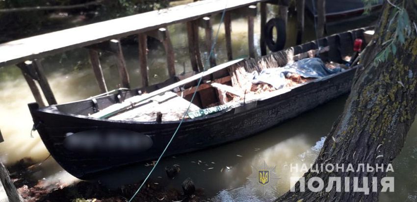 Лодки-близнецы: пограничники обнаружили в устье Дуная плавсредства с одинаковыми номерами