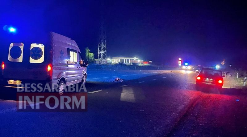На трассе Одесса-Рени Nissan сбил троих людей на пешеходном переходе: женщина и ребенок погибли, еще одна пострадавшая доставлена в больницу