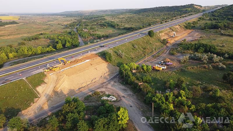 Транспортно-эксплуатационные характеристики трассы Киев — Одесса исчерпаны (фоторепортаж)