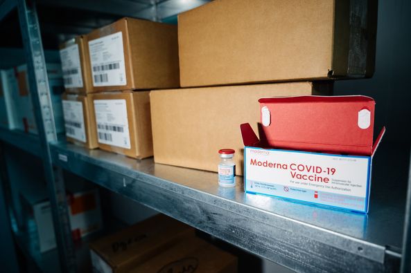 В Одесской области идет вакцинация от COVID-19 препаратом Moderna: что про него известно