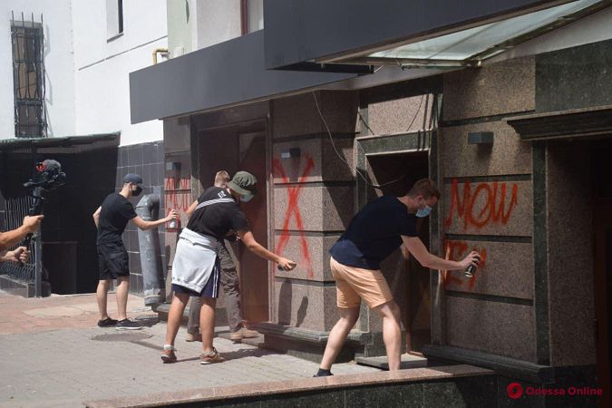 Под прикрытием: как одесский активист поработал в колл-центре мошенников