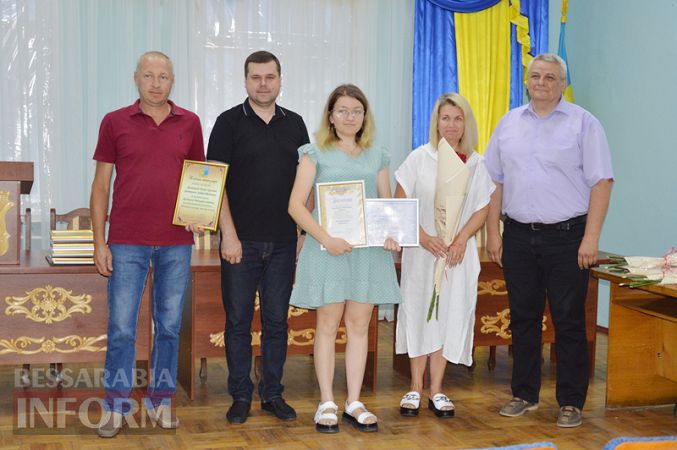 В Килии впервые наградили выпускников-медалистов стипендиями из городского бюджета