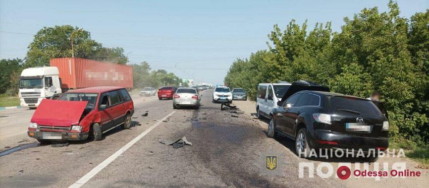 Под Одессой столкнулись четыре автомобиля – трое человек в больнице