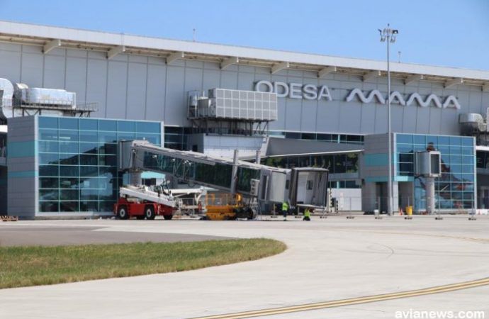 Новый терминал Одесского аэропорта не справляется с наплывом пассажиров