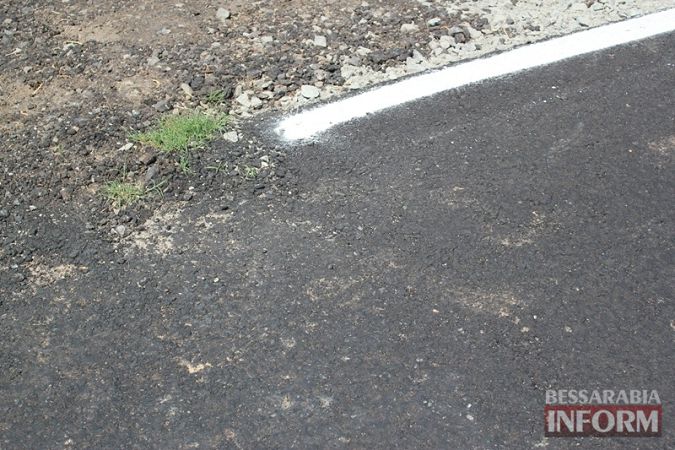 Контраст длиною 7,5 км: "убитую" дорогу через Котловину и Владычень до Болграда обещают отремонтировать