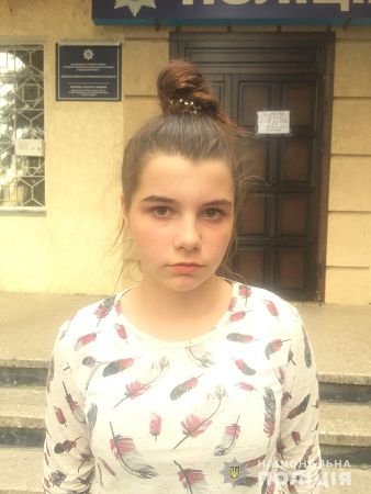 Из больницы Беляевки сбежала несовершеннолетняя со шрамами на руках