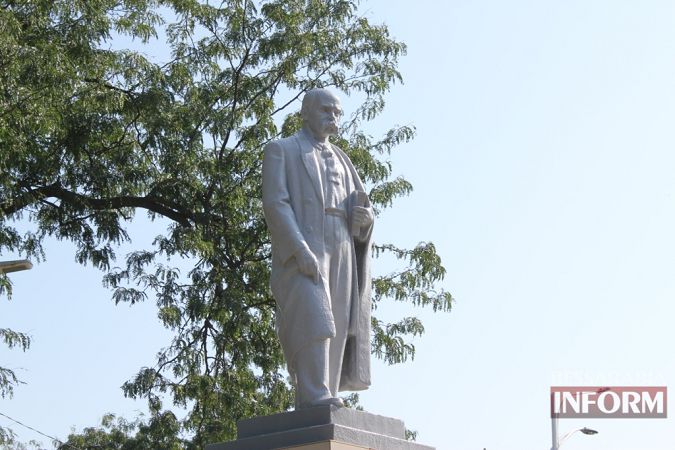 В Измаиле торжественно отметили День независимости Украины и пронесли огромный флаг