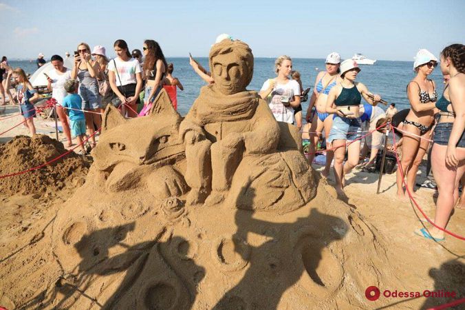 В Одессе прошел пятый фестиваль скульптур из песка Sand Fest (фото)