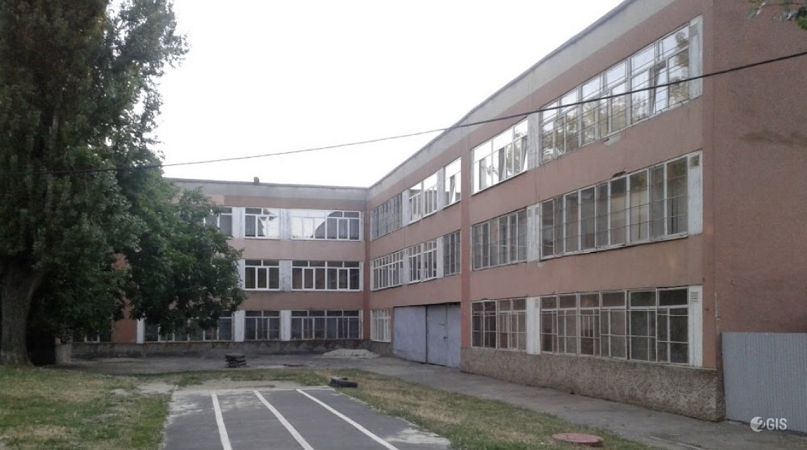 Школа на поселке Котовского окончательно растрескалась к новому учебному году