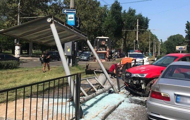 В Одессе произошло ДТП с участием четырех автомобилей
