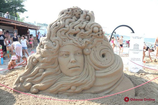 В Одессе прошел пятый фестиваль скульптур из песка Sand Fest (фото)