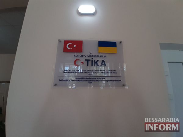 Турецкий подарок бессарабским гагаузам: Котловина похвастала роскошным ДК перед губернатором Одесской области