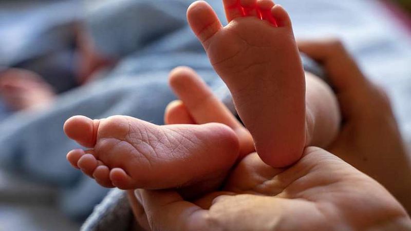 В Одесской области 22-летняя женщина отказалась от двух новорожденных малышей: что известно о судьбе детей