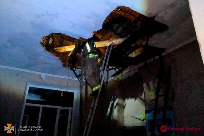 В Одесской области произошел пожар в школе: сгорел служебный кабинет (фото, видео)