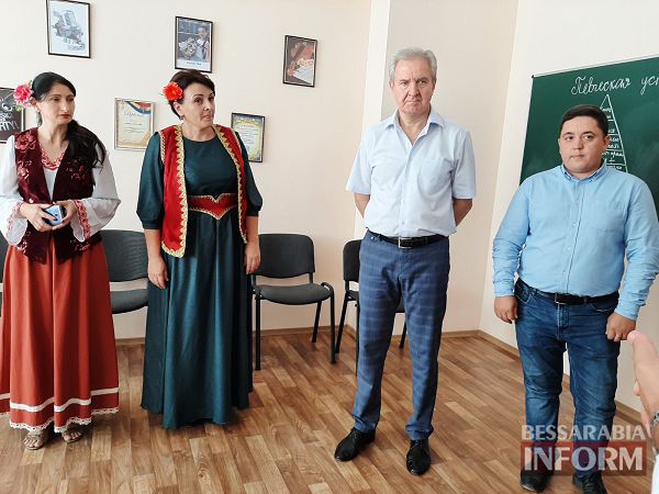 Турецкий подарок бессарабским гагаузам: Котловина похвастала роскошным ДК перед губернатором Одесской области