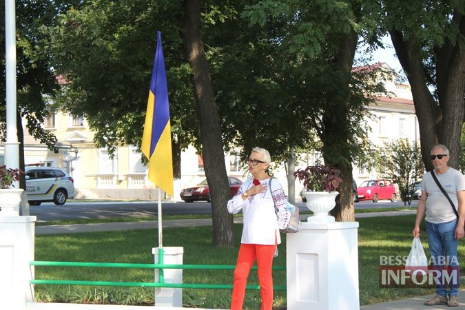 В Измаиле торжественно отметили День независимости Украины и пронесли огромный флаг