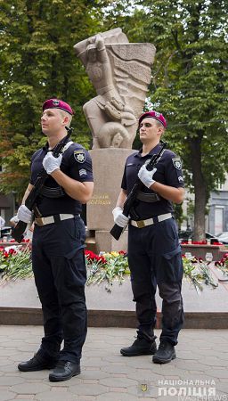 В Одессе почтили память правоохранителей, погибших при исполнении долга (видео)