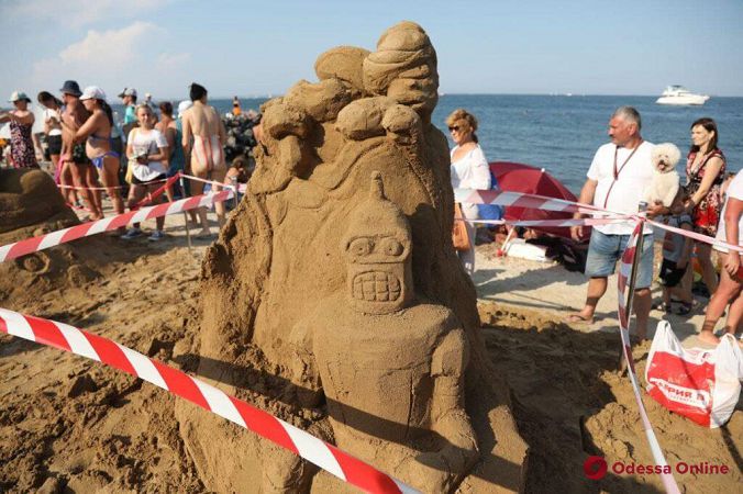 В Одессе прошел пятый фестиваль скульптур из песка Sand Fest (фото)