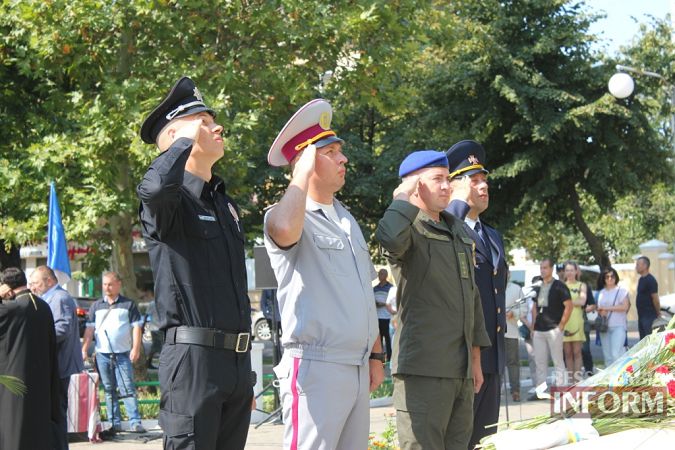 В Измаиле торжественно отметили День независимости Украины и пронесли огромный флаг