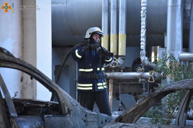 В Одессе на заводе “Лукойл” дотла сгорело 6 автомобилей